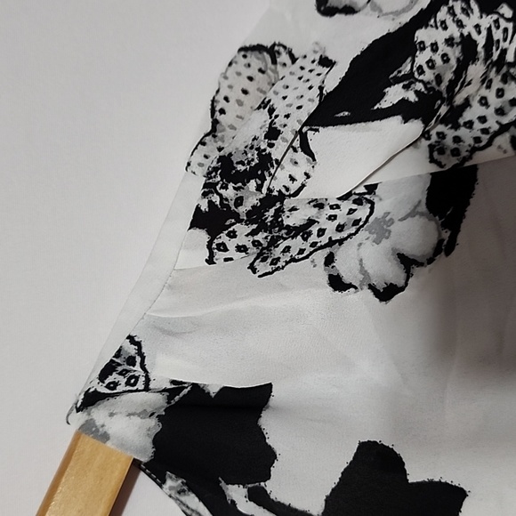 DR2 Floral Top - Picture 6 of 12